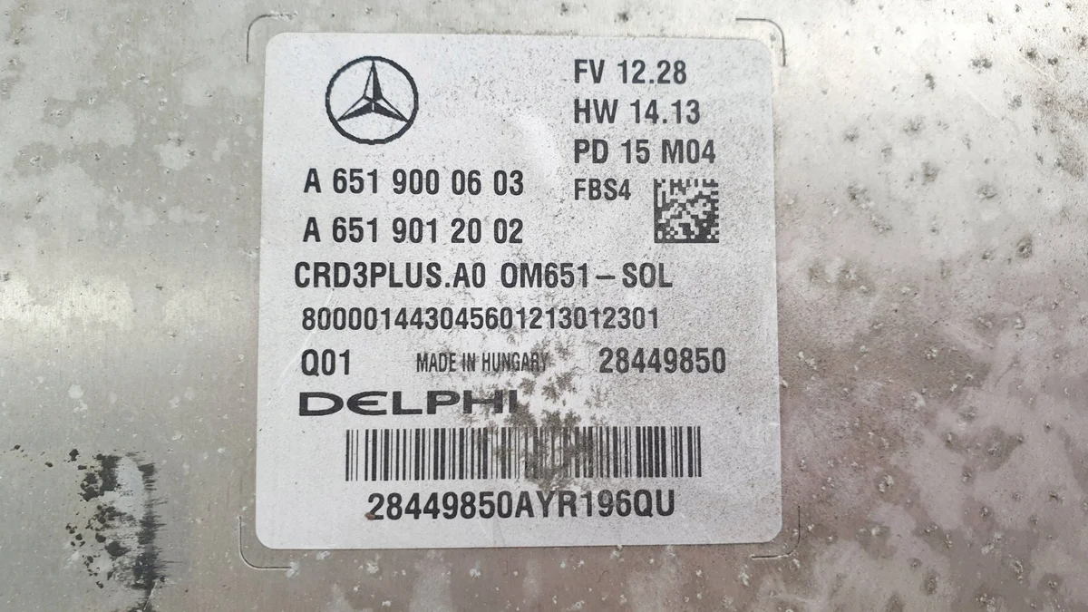 Mercedes W205 C250 CDI Motorsteuergerät A651900060308 image 3