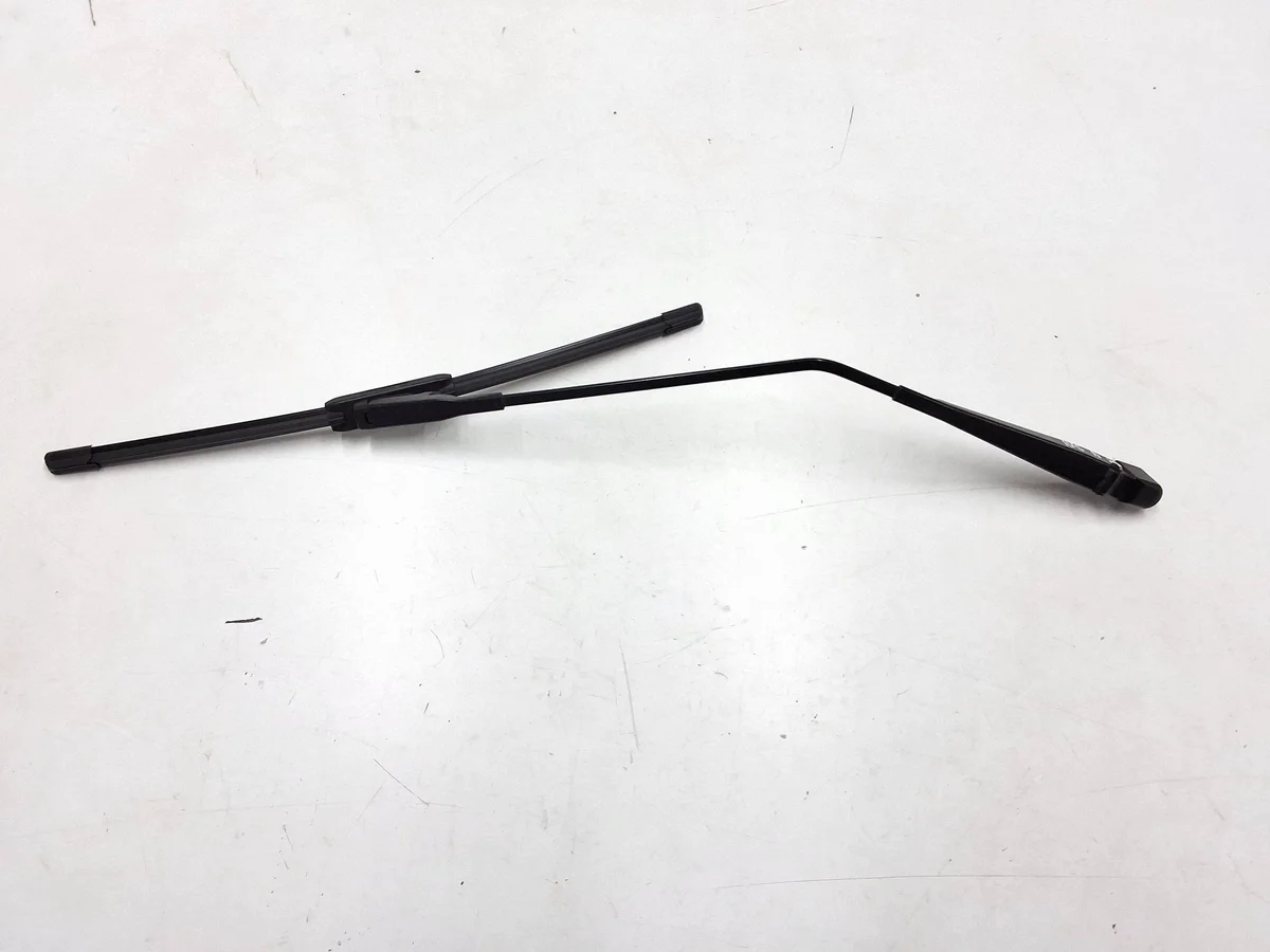 Opel Insignia A takaluukun pyyhkijän varsi 13227421