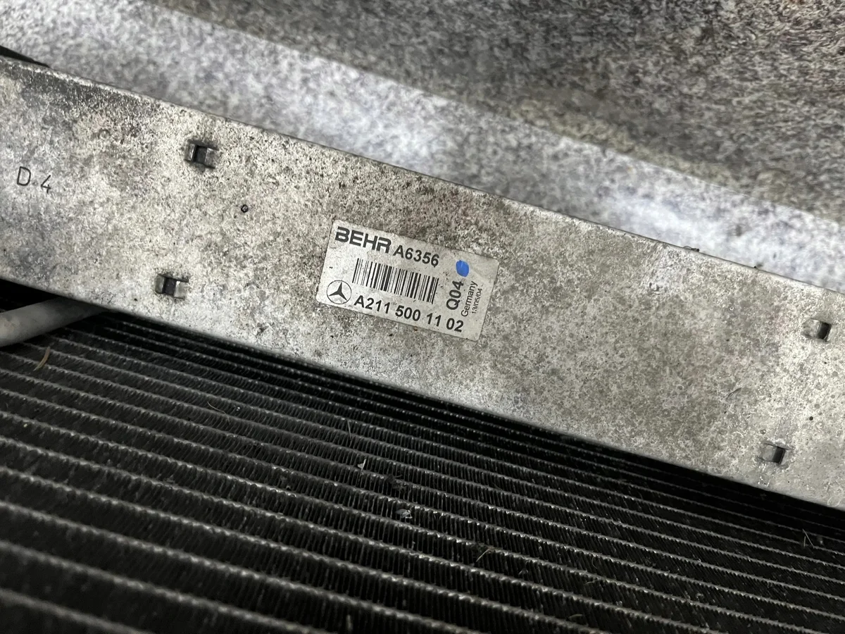 Kühler W211 2.7 CDI A2115001102 image 6