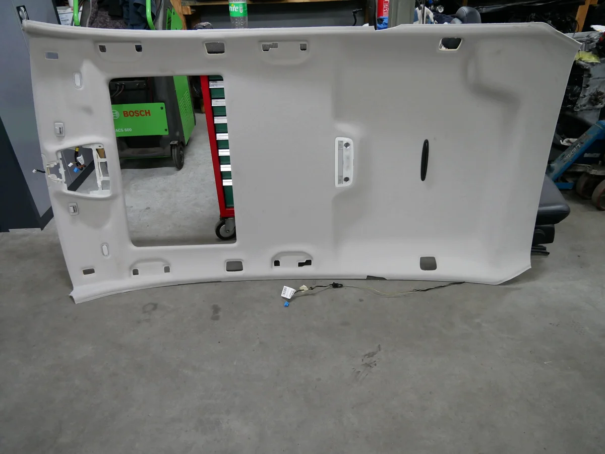 Podsuftka Mercedes W204 Kombi 2046906950
