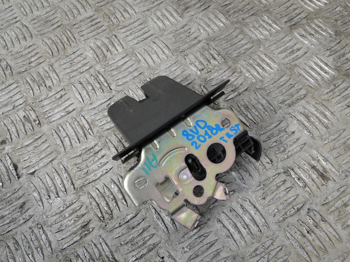 Audi A3 8V Heckklappenverriegelung 8R0827505A image 3