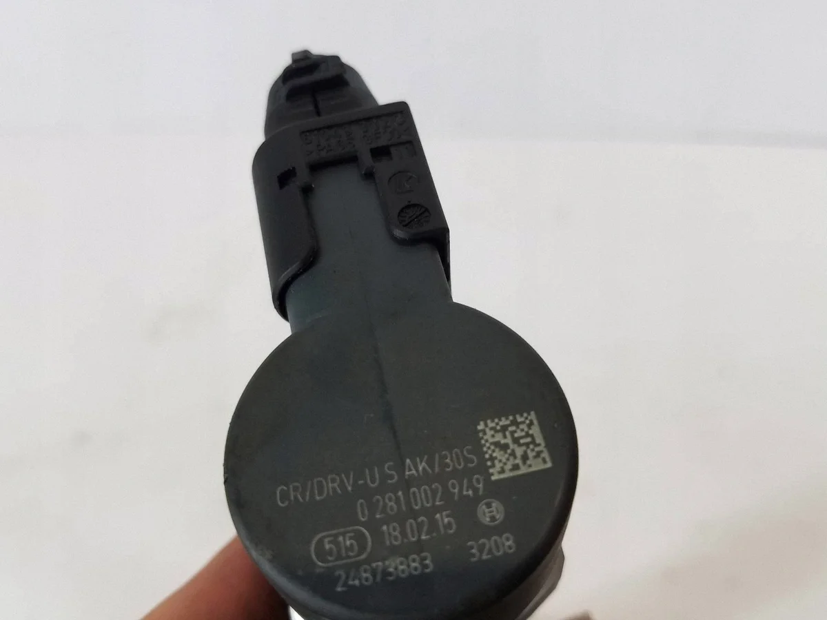 Sensor Pressão Combustível BMW 3 F30 2.0 D 0281002949 image 4