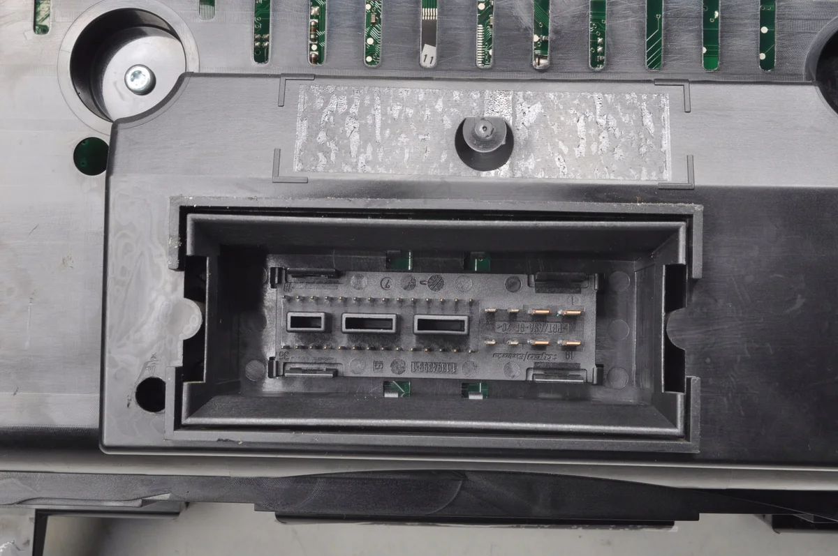 Compteur VW Passat B6 1.9 TDI 3C0920860K image 4