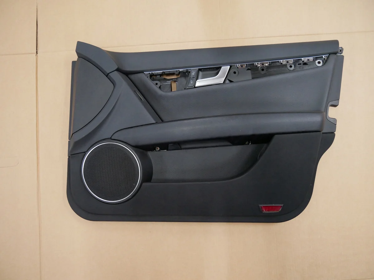 Mercedes W204 Türverkleidung Rechts Vorne image 2