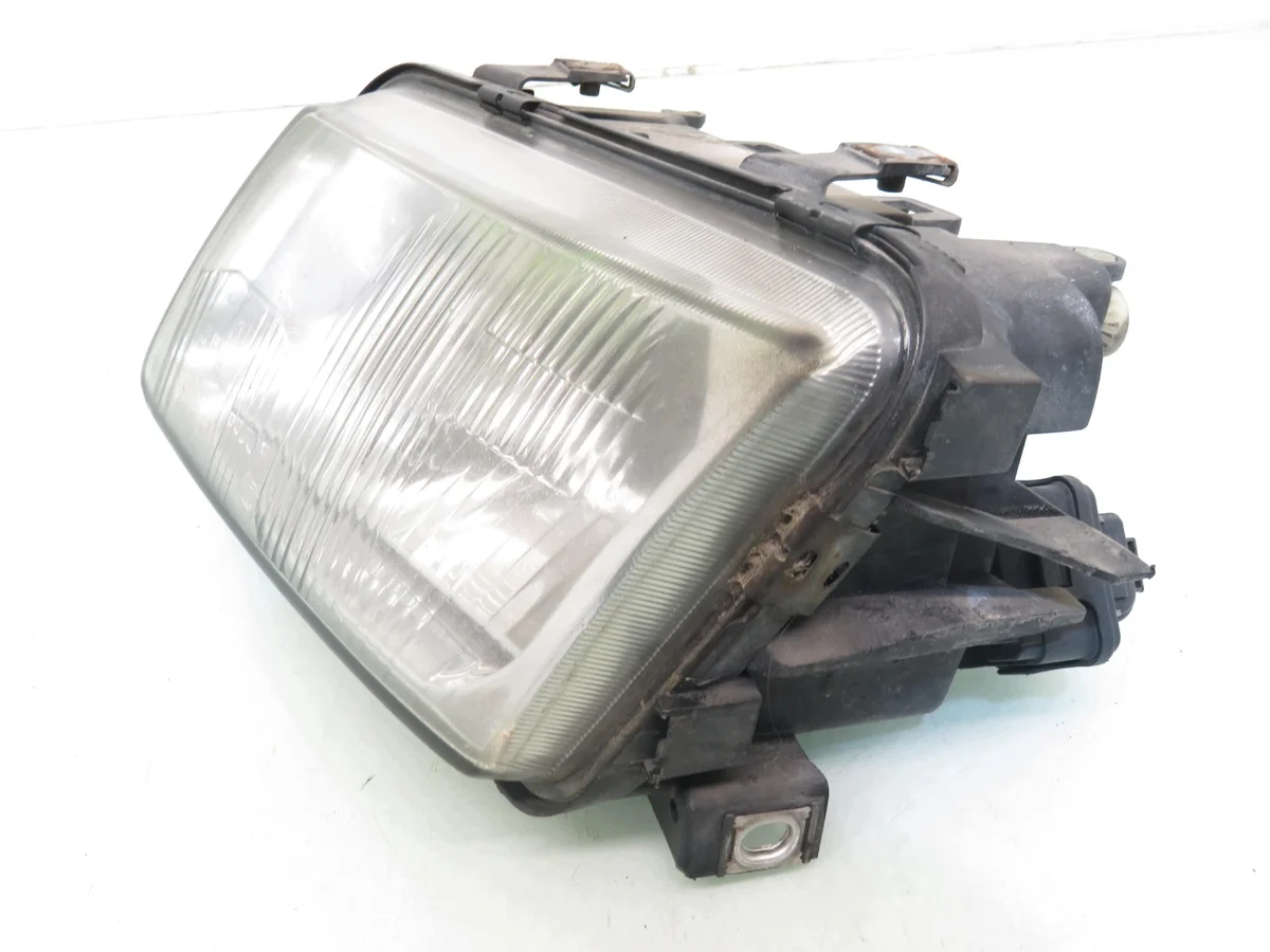 Phare avant gauche Audi A3 8L1 image 7