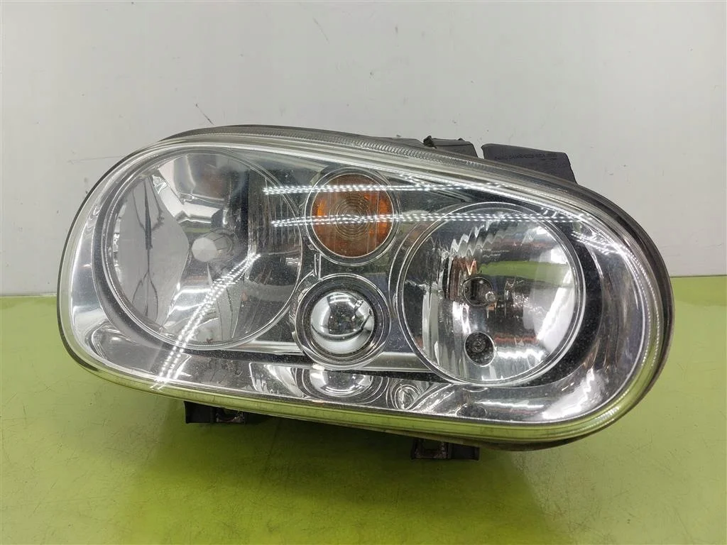 VW Golf IV ajovalopoltin oikea 1J1941016B