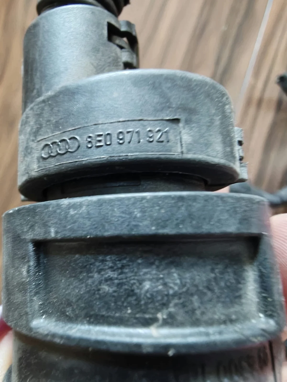 Audi A4 B8 Stecker Getriebe 8E0971921 thumbnail 3