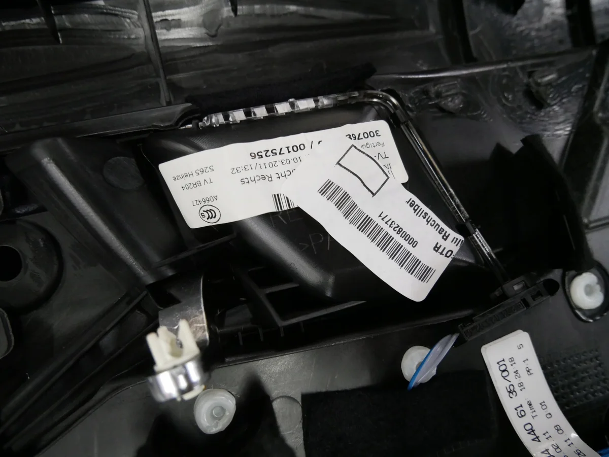 Tapicería Puerta Mercedes W204 Kombi Trasera Derecha image 7