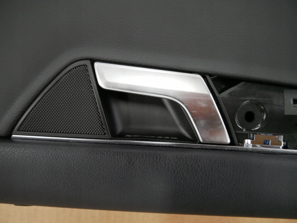 Tapicería Puerta Mercedes W204 Kombi Izq. image 3