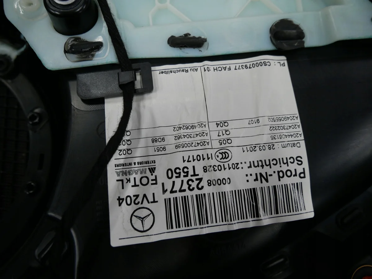 Tapicería Puerta Mercedes W204 Kombi Izq. image 5