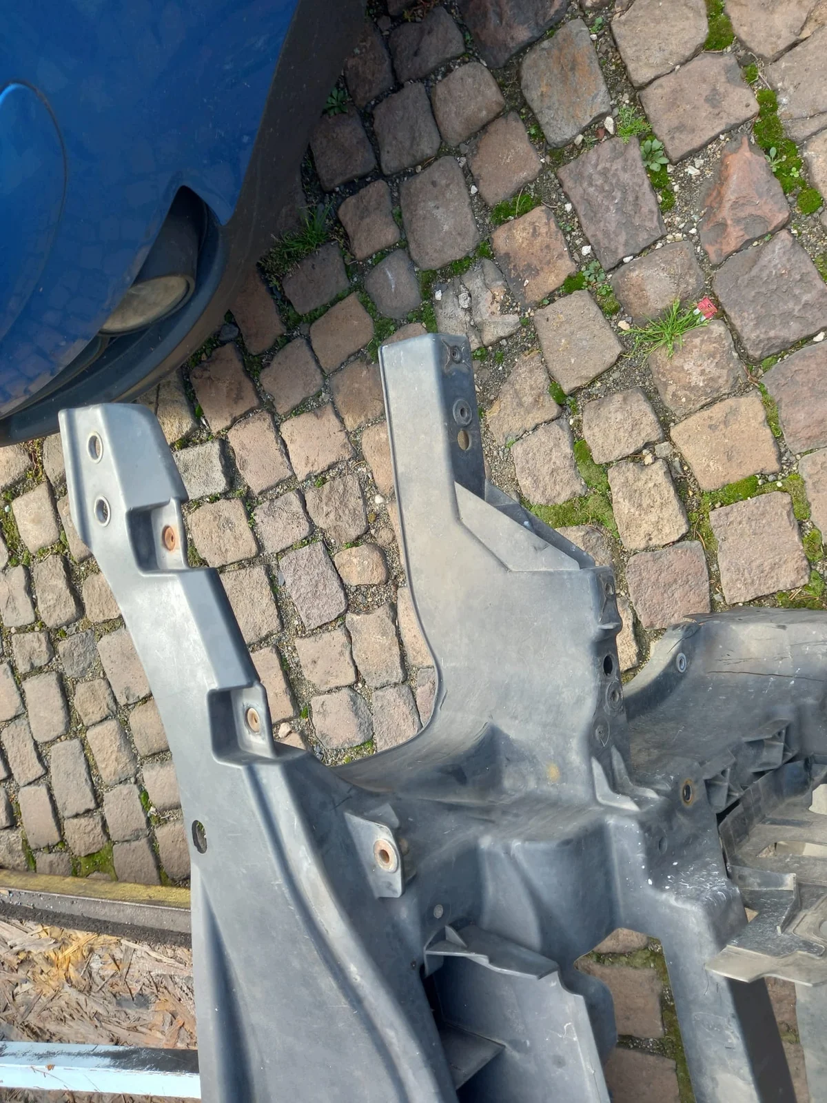 Refuerzo delantero VW Touran 2001-2007 image 4