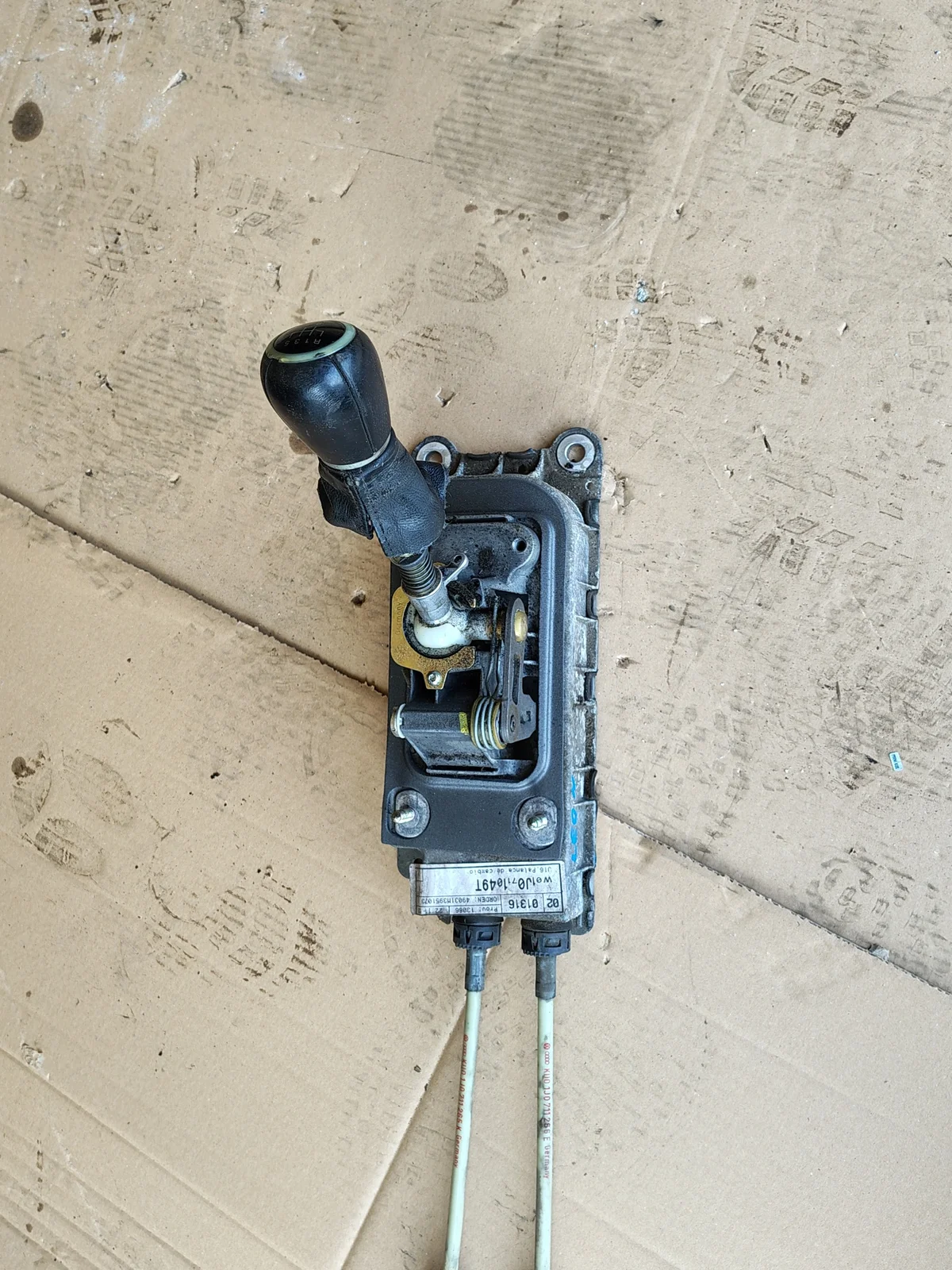 SEAT Leon Gear Shift Knob 1J0711049T image 3