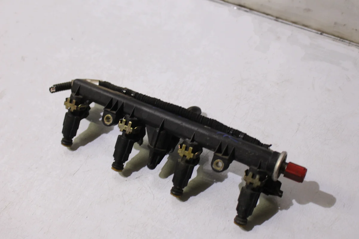 RAMPE INJECTEURS FIAT STILO 1284477615