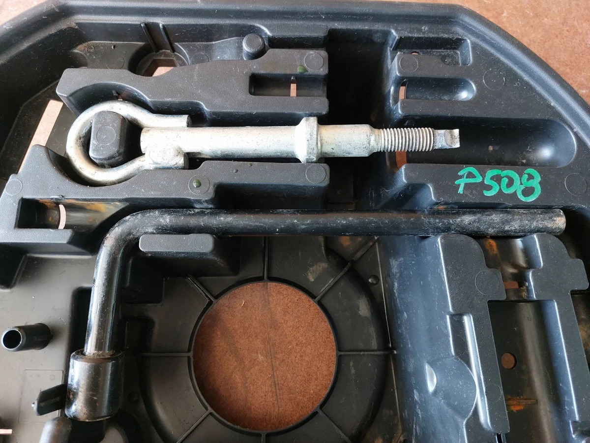 Einsatz Ersatzrad Werkzeug Peugeot 9688230880 image 3