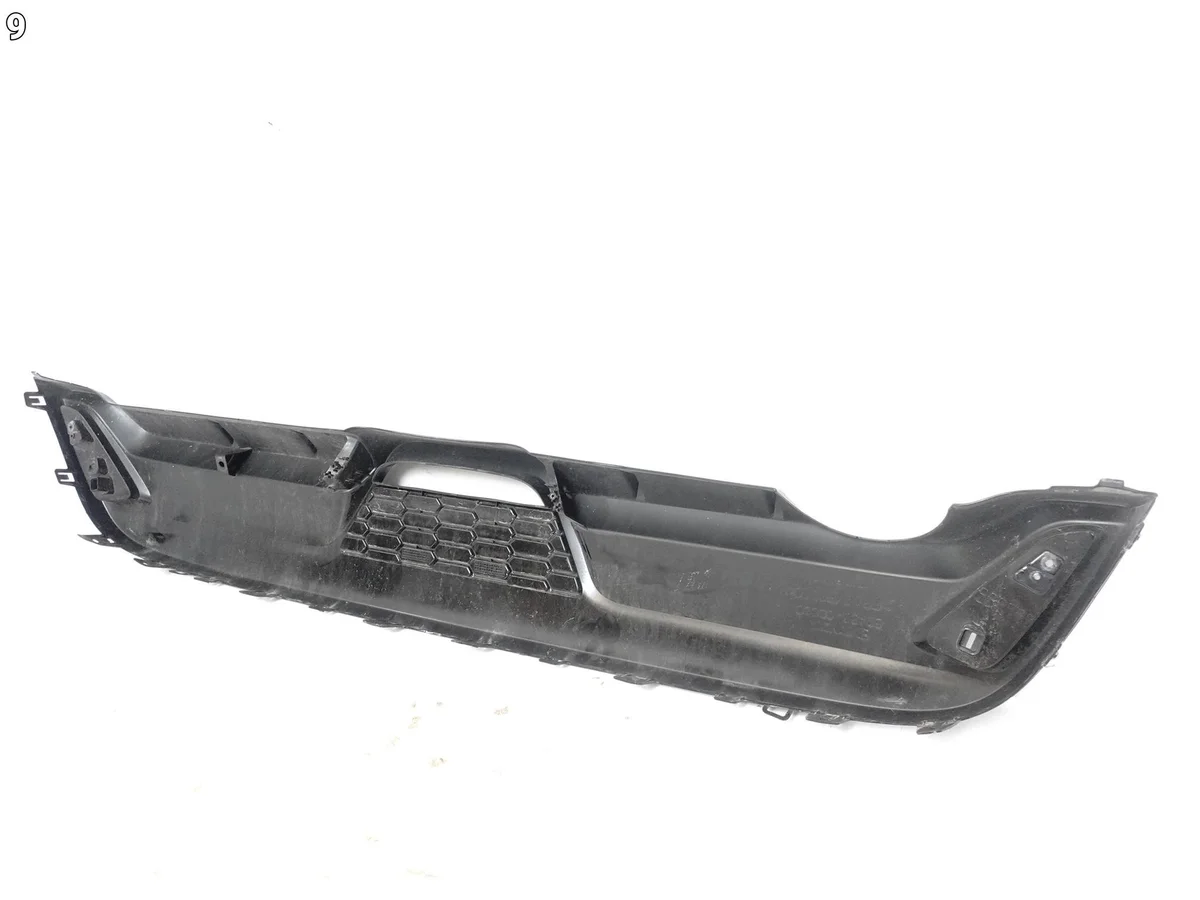 Toyota Yaris IV Spoiler Arrière image 10
