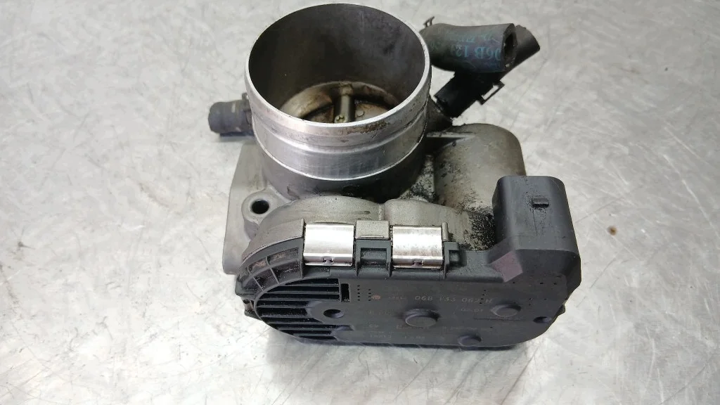 Boîtier papillon Audi A4 B6 2.0B 06B133062H image 3