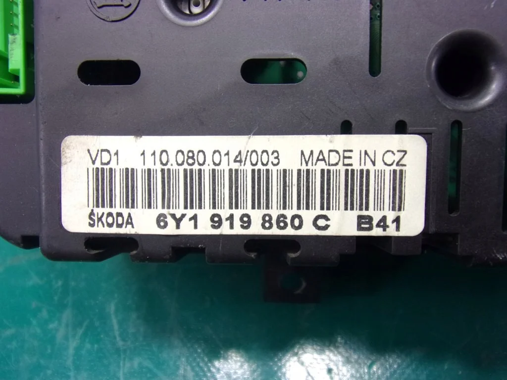 Skoda Fabia Kombi Instrumententafel 6Y1919860C image 6