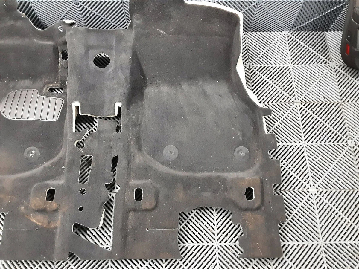 BMW X1 U11 Teppich vorne 9462329 thumbnail 5
