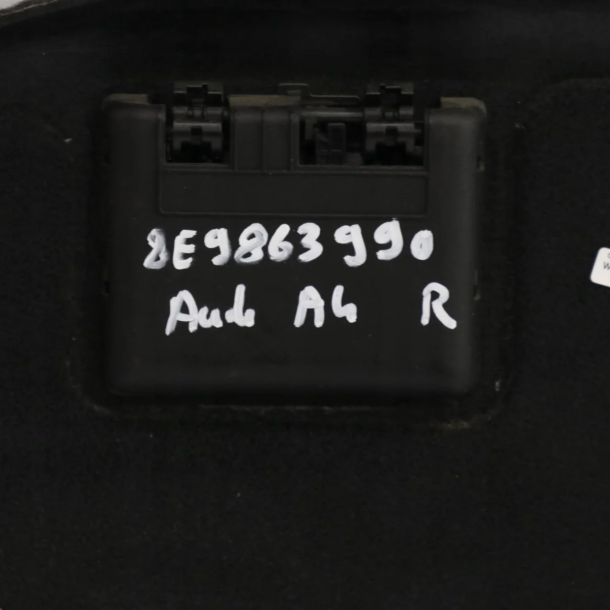 Audi A4 Avant Friso Bagageira 8E9863990 image 7