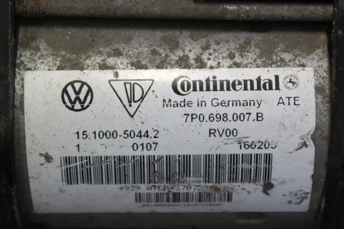VW Touareg 7P Kompressor Luftfederung 7P0698007B image 3