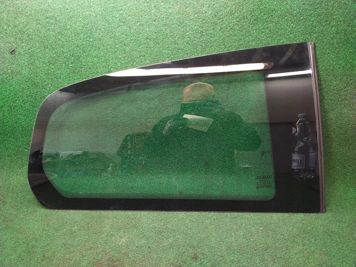 Vitre arrière droite Fiat Grande Punto 5181926