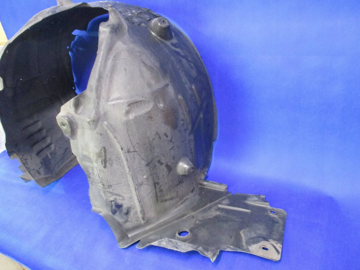 Radhaube vorne links Mercedes C-Klasse W205 image 3