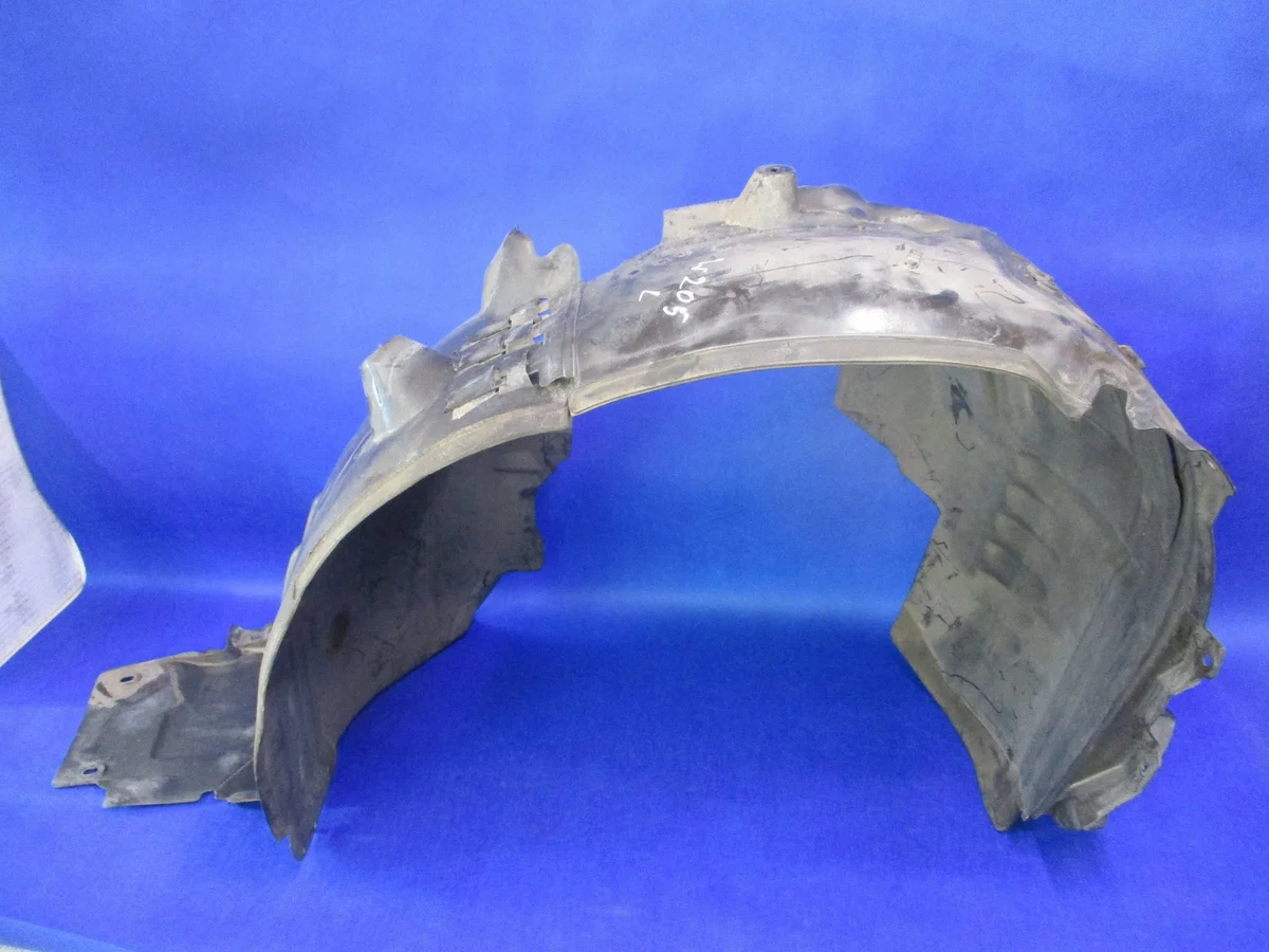 Radhaube vorne links Mercedes C-Klasse W205 image 4