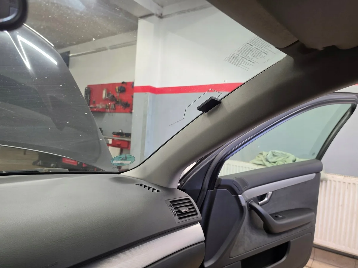 Audi A4 B6 A B C D pilareiden verhoilut