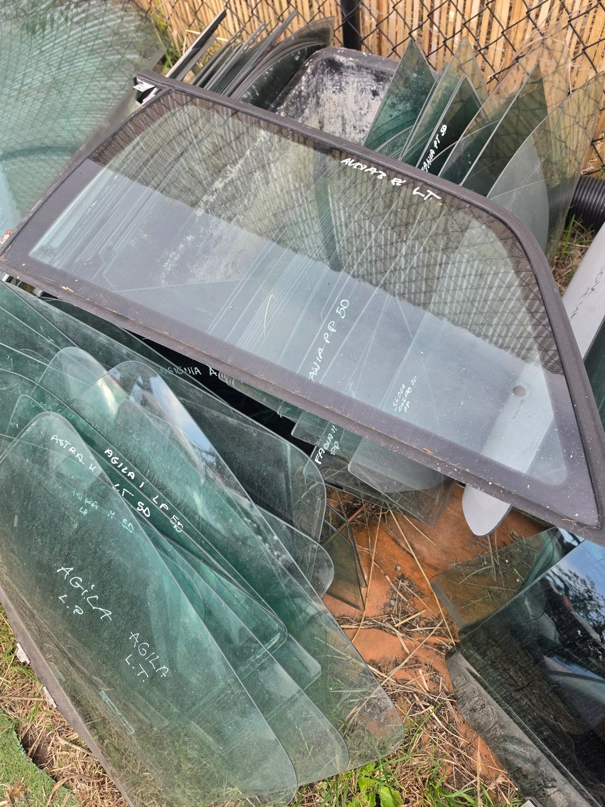 Audi A3 8L Bakruta Vänster OEM 31231231312312