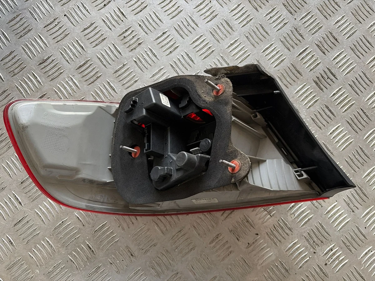 BMW 3 E92 E93 Rear Right Tail Light 63217174404 image 4