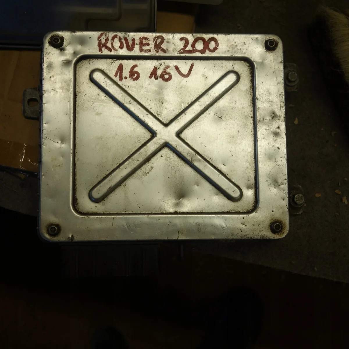 Rover ECU Sterownik MKC104042
