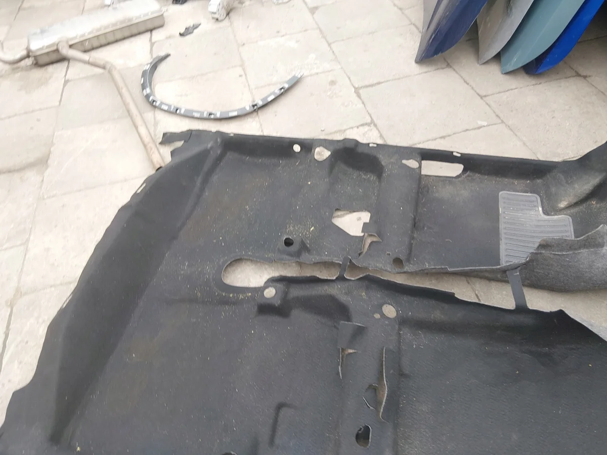 Toyota Yaris III Teppich gebraucht image 3