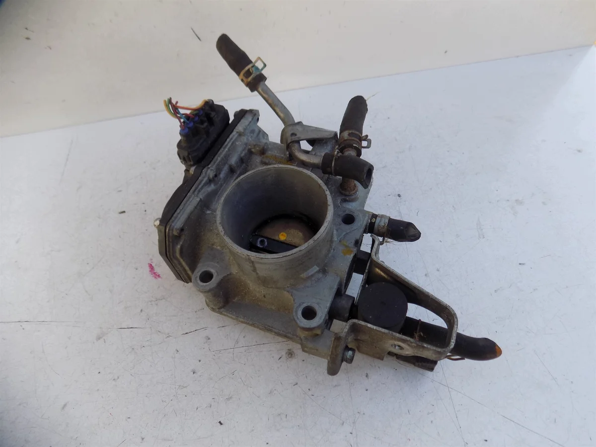 Gasklephuis Honda Civic 8 1.4 16V