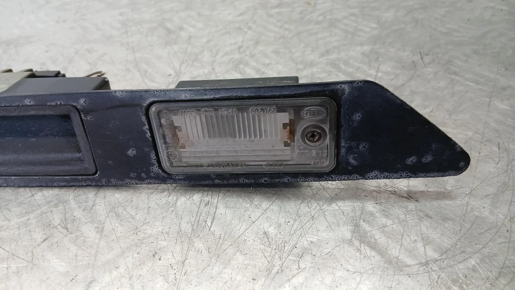 Audi A4 B6 Klappe Blende 2.0B 00-05 image 3
