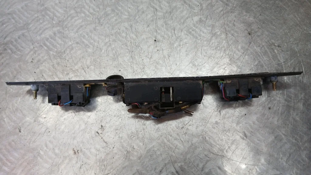Audi A4 B6 Klappe Blende 2.0B 00-05 image 8
