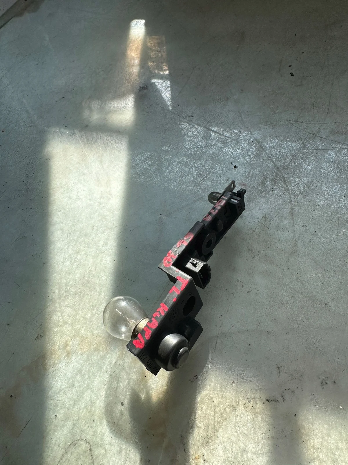 Audi 6L6945231 Soporte Bombilla Usado