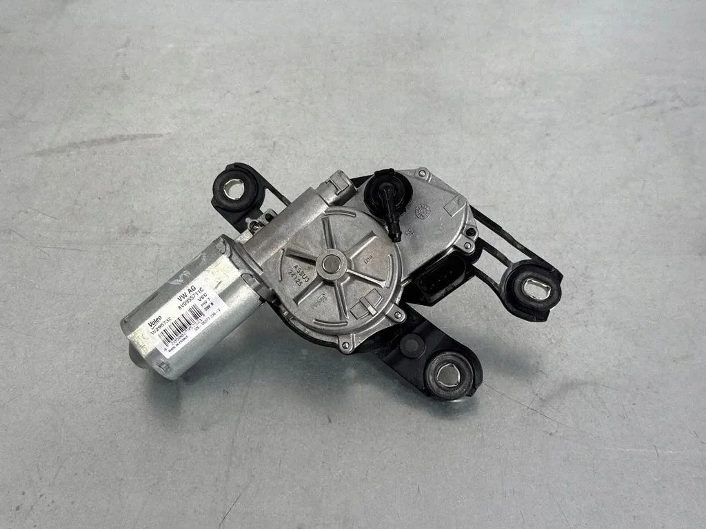 Audi Q4 takaluukun pyyhinmoottori