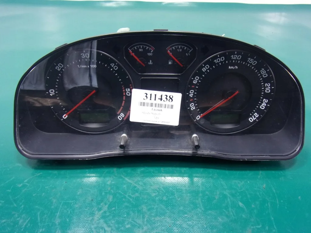 Compteur Skoda Superb 1.9 TDI 3U0920810A