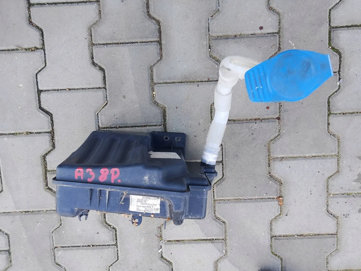 VW Audi A3 8P Wischwasserbehälter 1K0955453