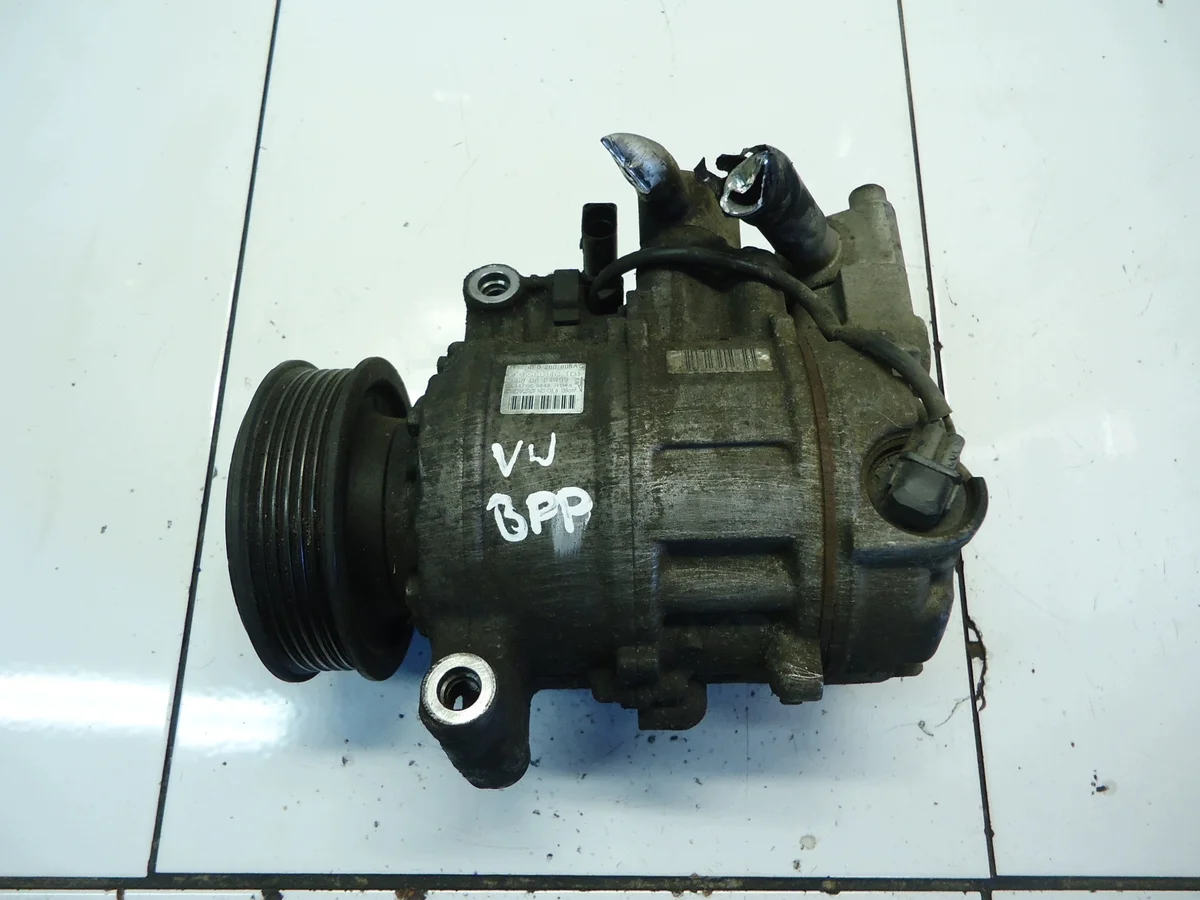 Ilmastoinnin kompressori Audi A4 B7 A6 C6 2.7 TDI V6 4F0260805AG