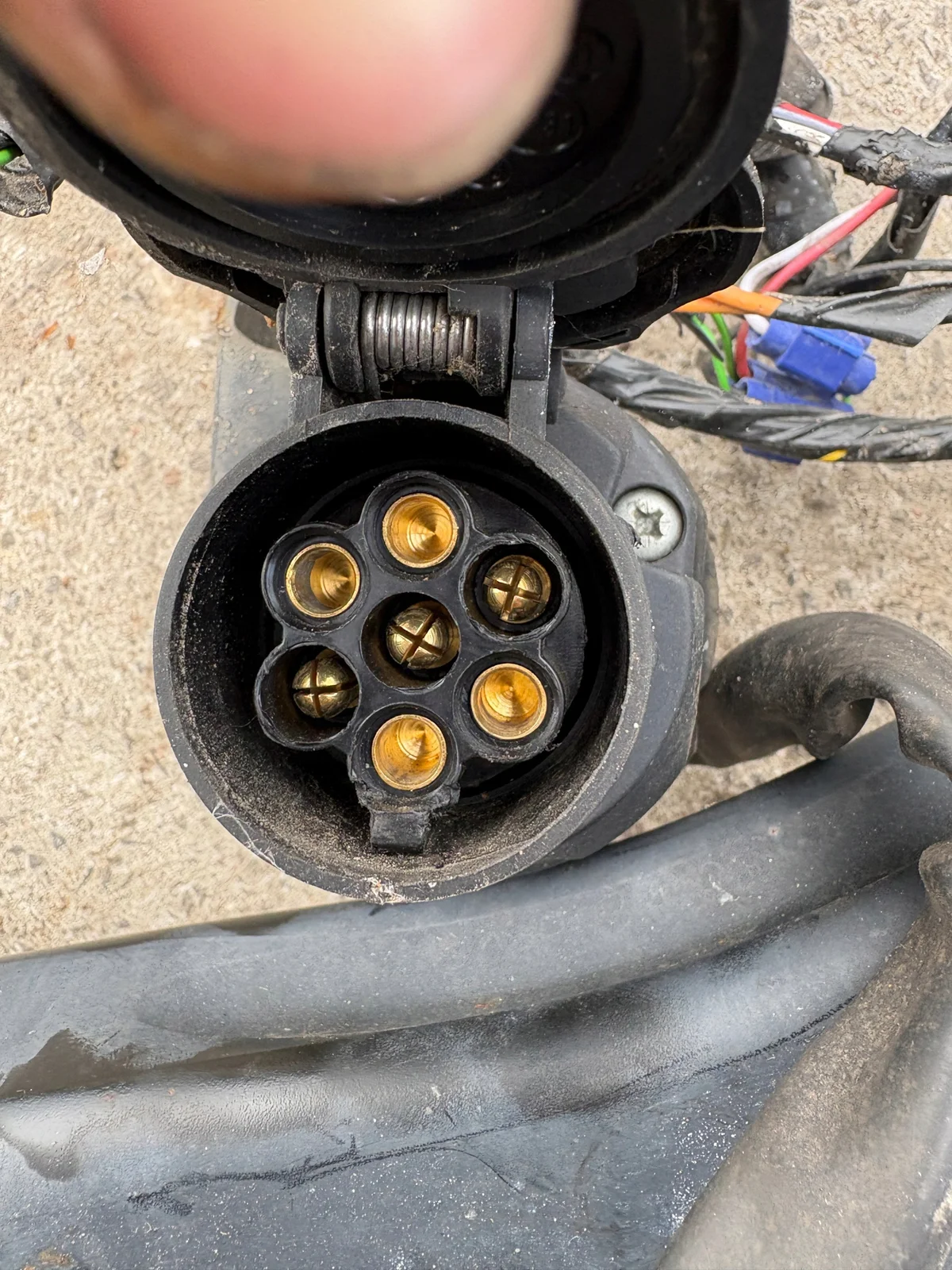 Kia Sportage III Anhängerkupplung 7-Pin image 10