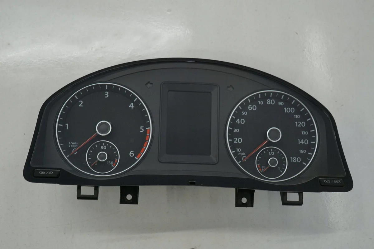 VW Scirocco 13R 2.0 TDI Painel Instrumentos