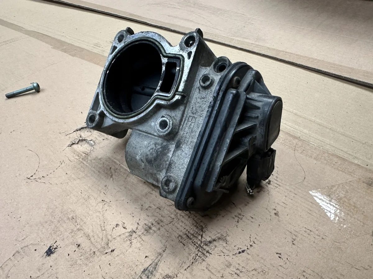 Drosselklappe Audi A4 B5 1.8T 058133063C image 2