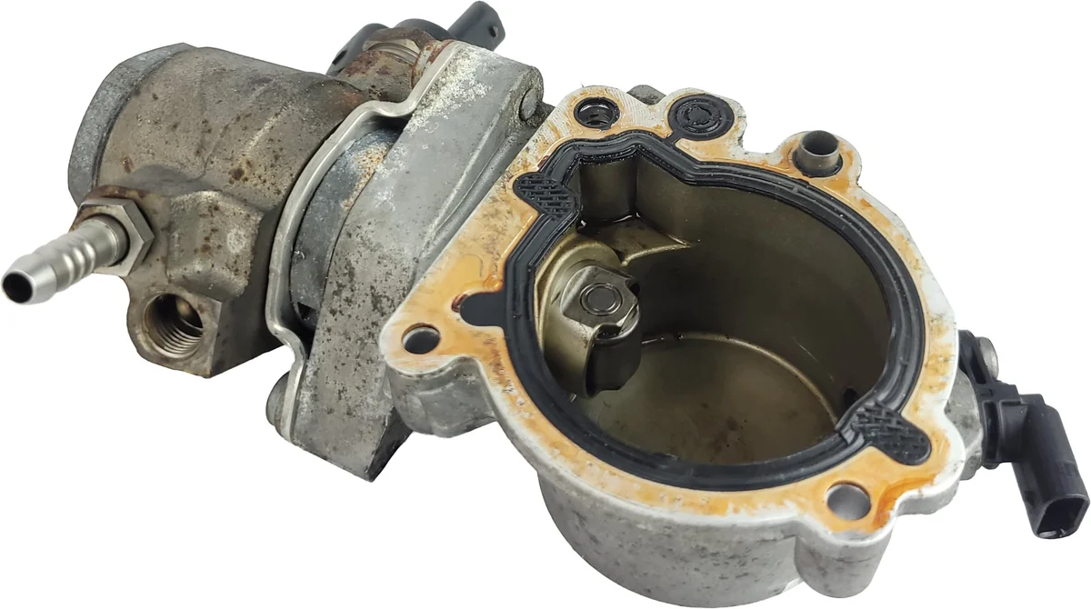 Kraftstoffpumpe Audi A6 C6 3.0 TFSI 06E103535A image 9