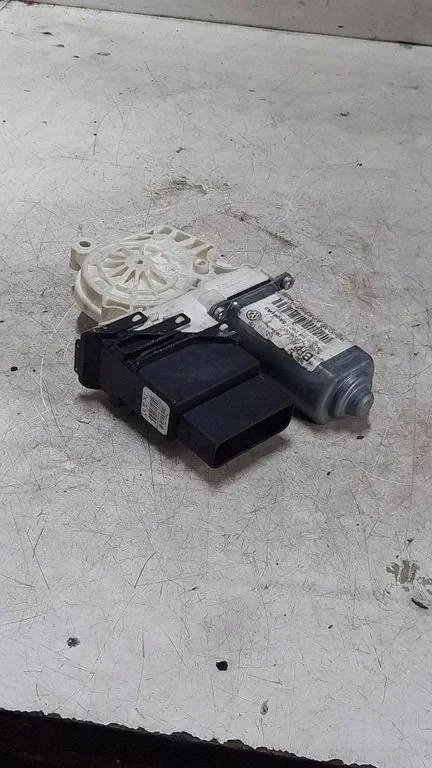 Skoda Octavia 2 Rear Right Window Motor 1K0959704J