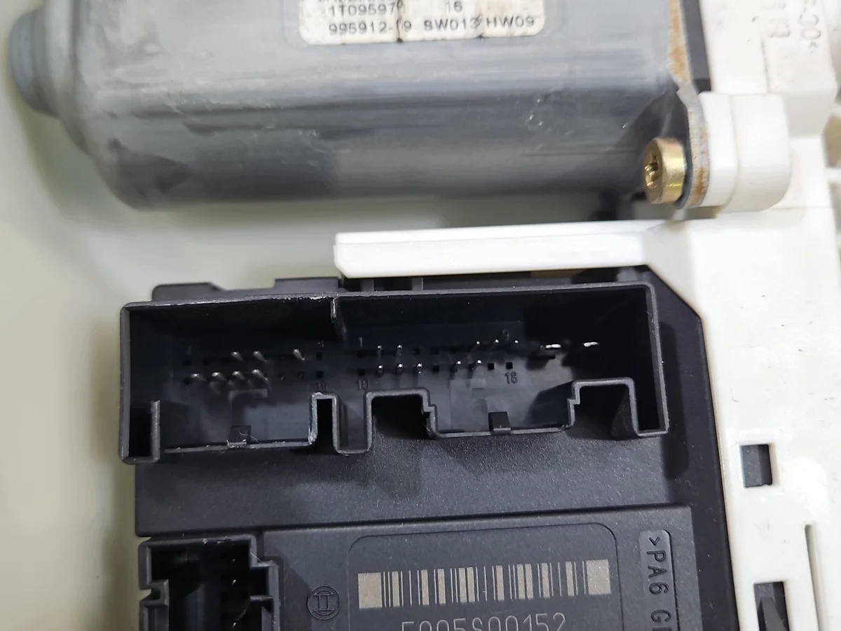 Elevalunas Seat Toledo III 1K0959792C image 7
