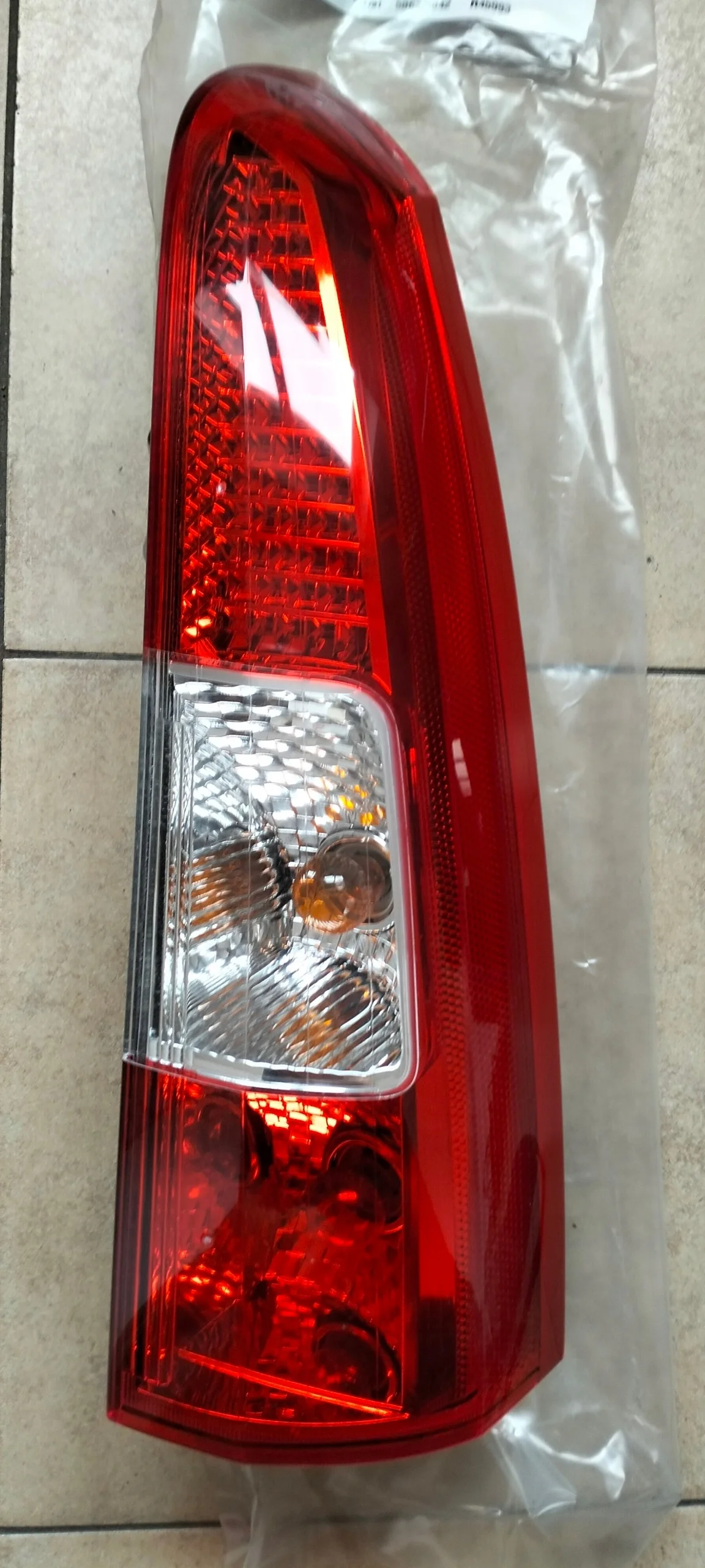 Volvo V70 Baklykta Höger 30655375