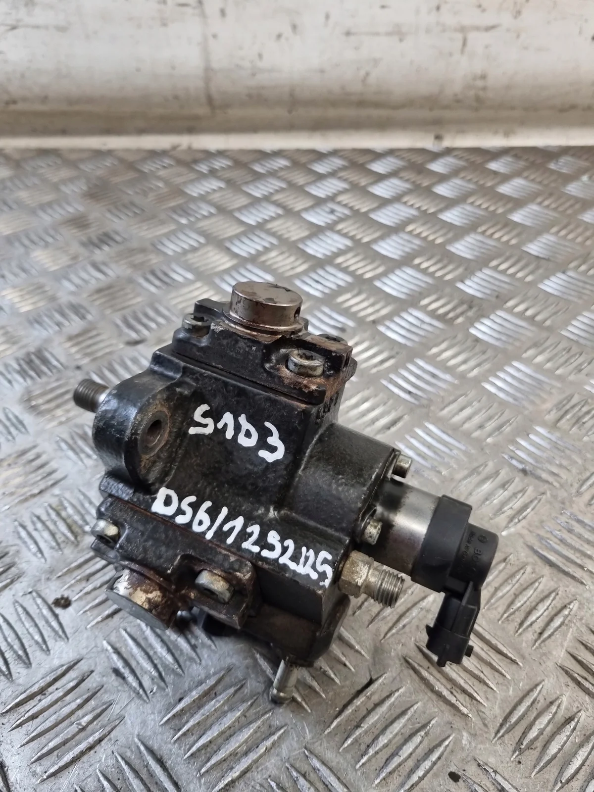 Opel Insignia 2.0 CDTI Fuel Pump 55571005