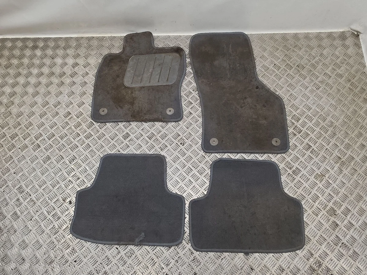 Alfombrillas Volkswagen Golf VII RUZ11855