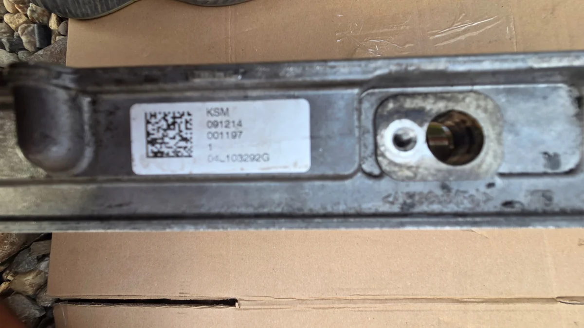 VW Passat 2.0 TDI Nockenwelle 04L103292G image 6